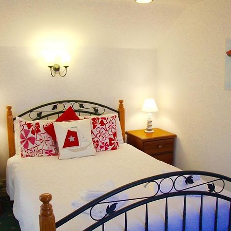Romantic Flint Cottage On The Suffolk Coast Саксмъндам Екстериор снимка