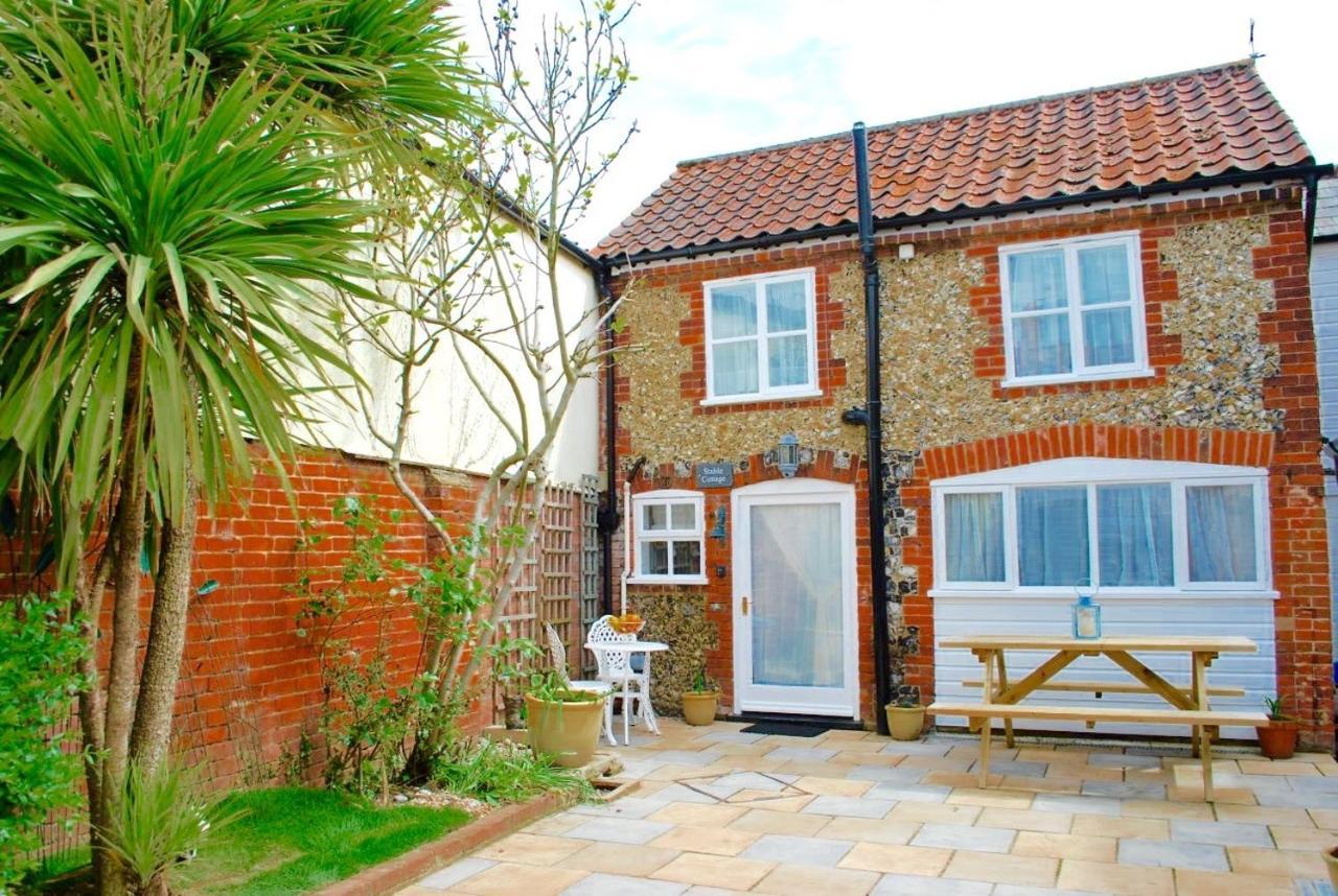 Romantic Flint Cottage On The Suffolk Coast Саксмъндам Екстериор снимка