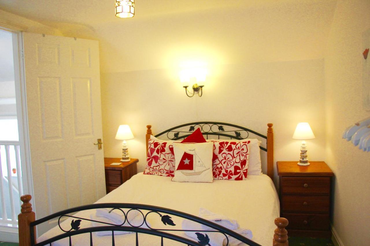 Romantic Flint Cottage On The Suffolk Coast Саксмъндам Екстериор снимка