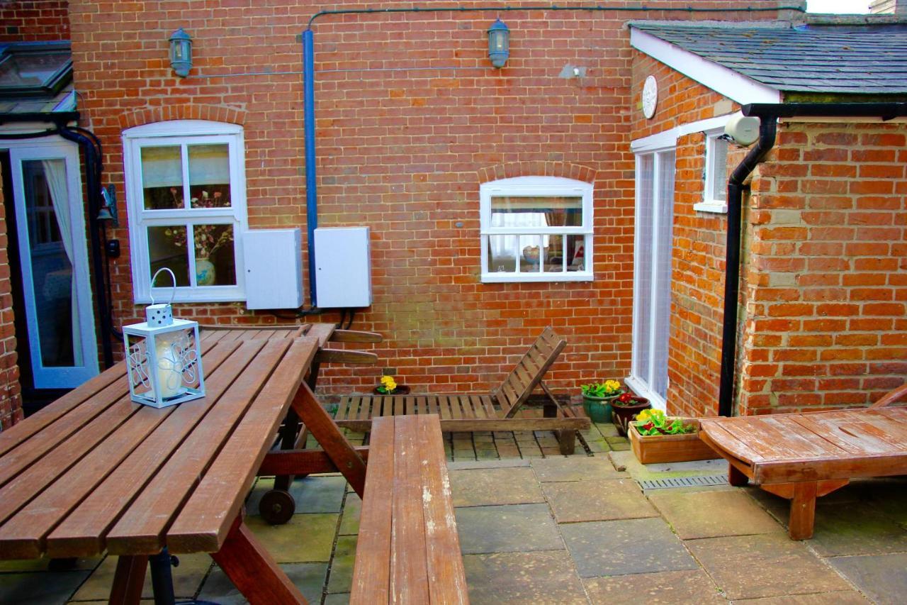 Romantic Flint Cottage On The Suffolk Coast Саксмъндам Екстериор снимка
